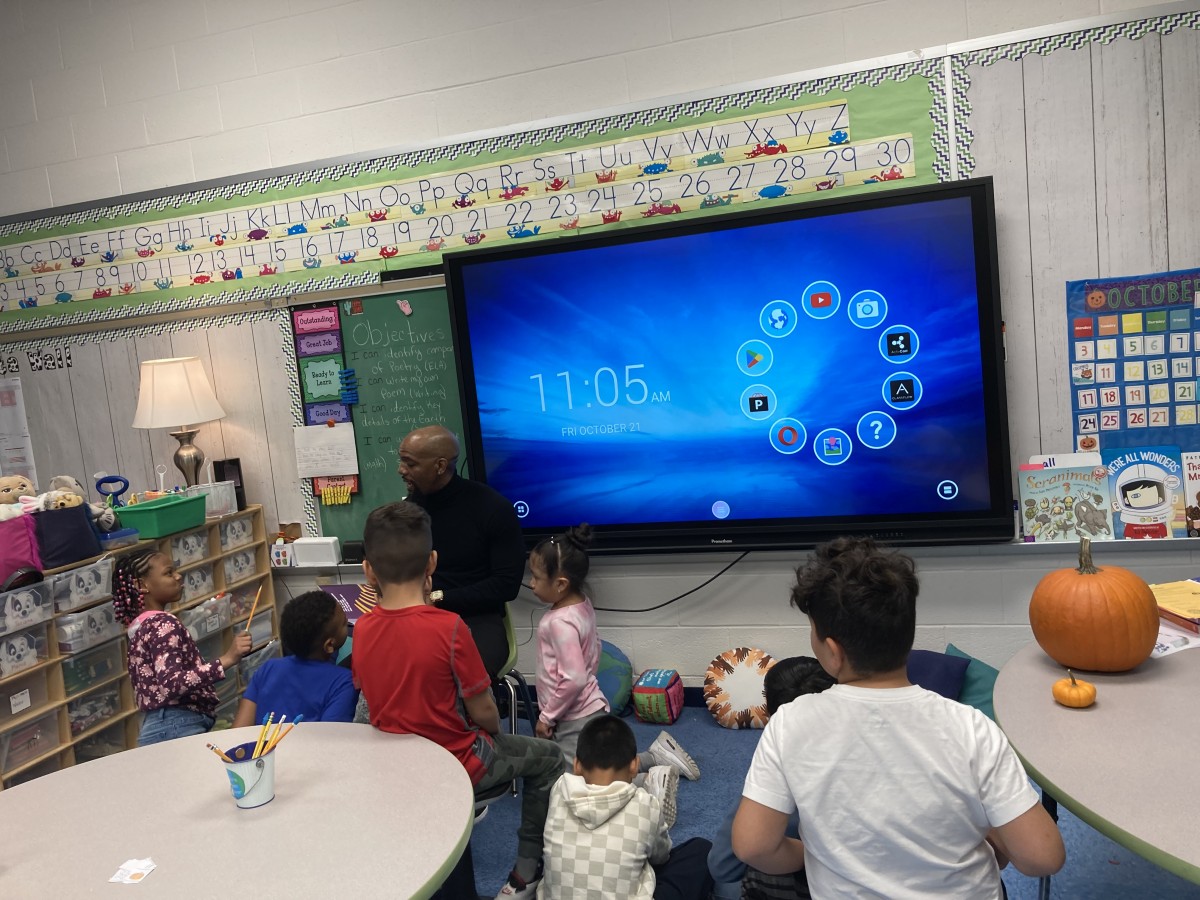 Vails Gate STEAM Academy Visited by Local Author News NECSD